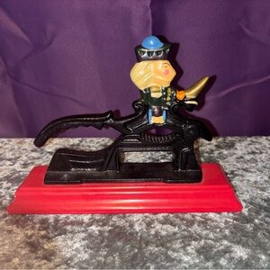 Man cast iron nutcracker